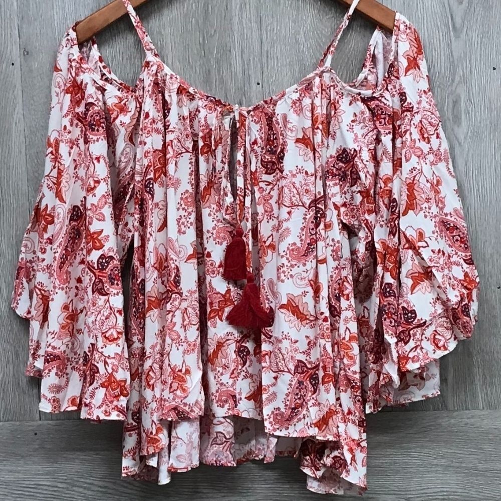 Cold Shoulder Red White Paisley Top BB94
